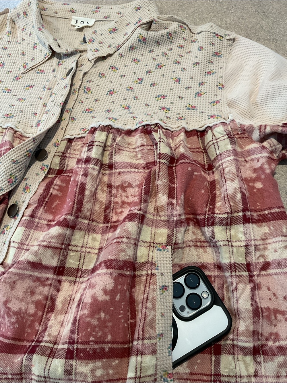 POL Mixed-Print Button Front Shirt in Cream and Rose - Picture 5 of 10